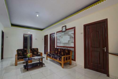 Hotel Oyo 22924 Gv Residency