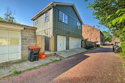 Modern Louisville Apartment With Furnished Deck