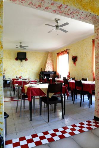 Hotel Food & Drink