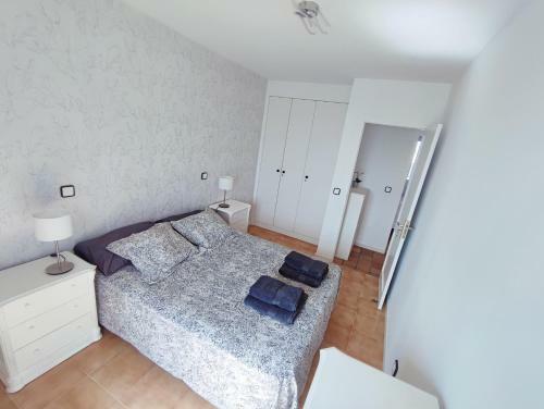 Agradable Adosado Con Terraza Y Piscina