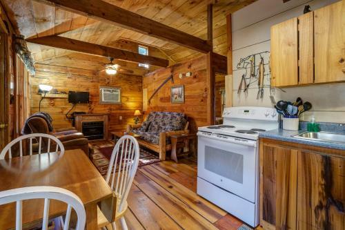 Hotel The Bear Cobb Creek Cabins