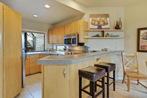 River Ridge 324ab