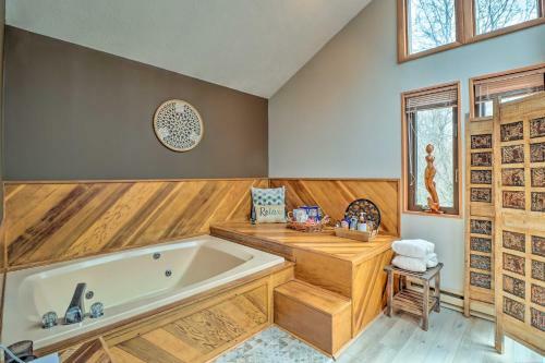 Relaxing Poconos Retreat Indoor Jacuzzi Room