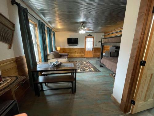 Country Cottage At Camp Creek Cabins