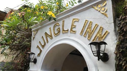 Hotel Jungle Inn
