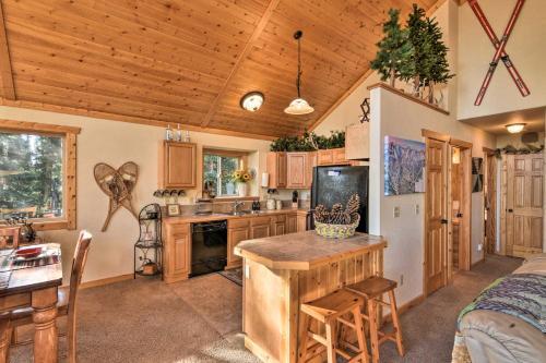 Lazy Moose Cabin With Wraparound Deck And Privacy!