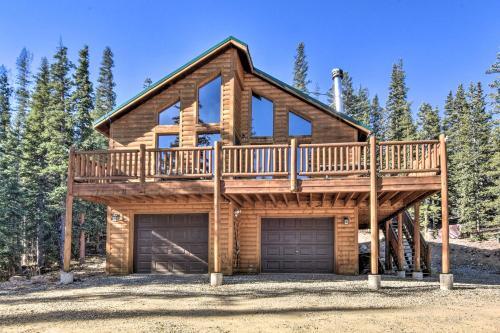 Lazy Moose Cabin With Wraparound Deck And Privacy!