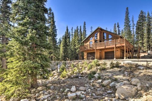 Lazy Moose Cabin With Wraparound Deck And Privacy!