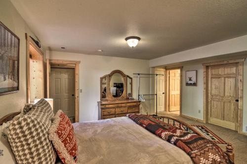 Lazy Moose Cabin With Wraparound Deck And Privacy!