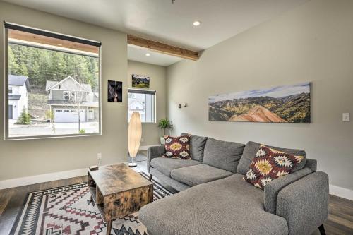 Modern Mtn Getaway With Deck, Gas Grill And Views