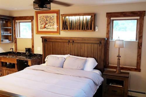 Bed & Breakfast Clear Creek Inn