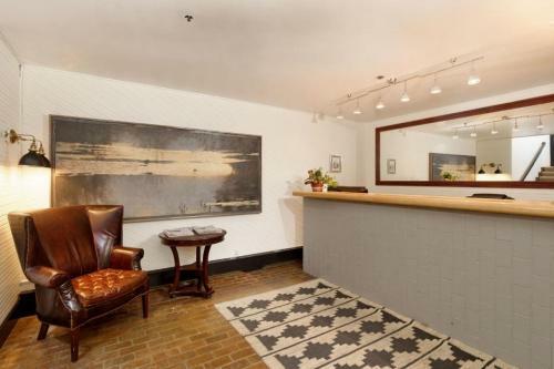 Independence Square Unit 206