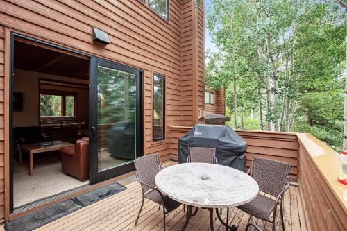Tennis Townhome 1323