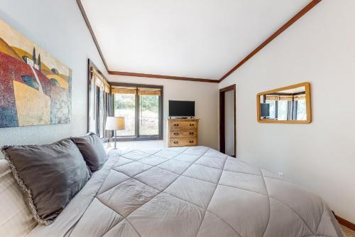 Tennis Townhome 1323