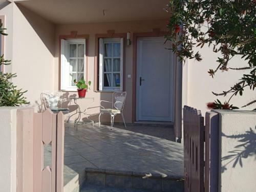 Andros Lighthouse Apartments