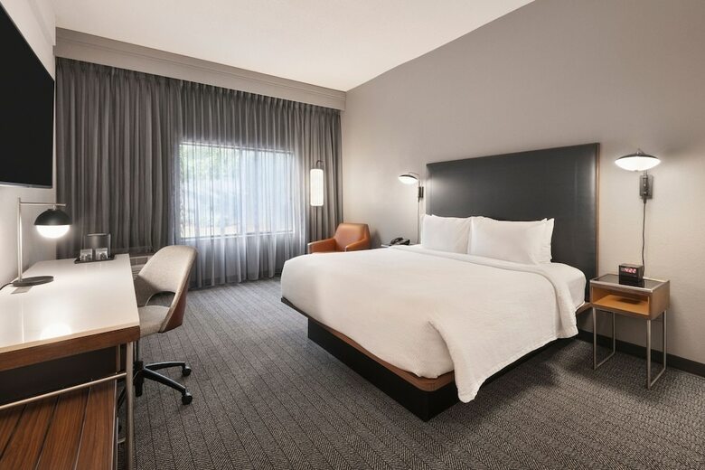 Hotel Courtyard By Marriott Burlington