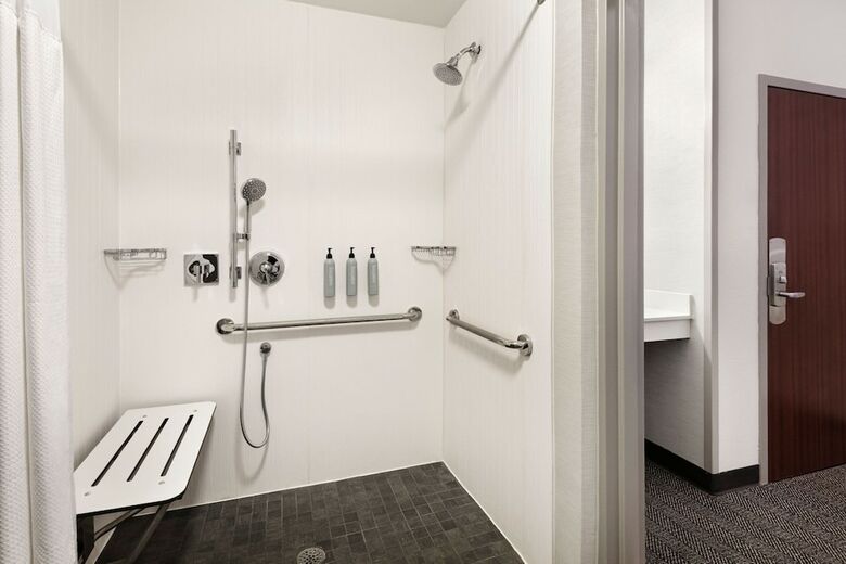 Hotel Courtyard By Marriott Burlington