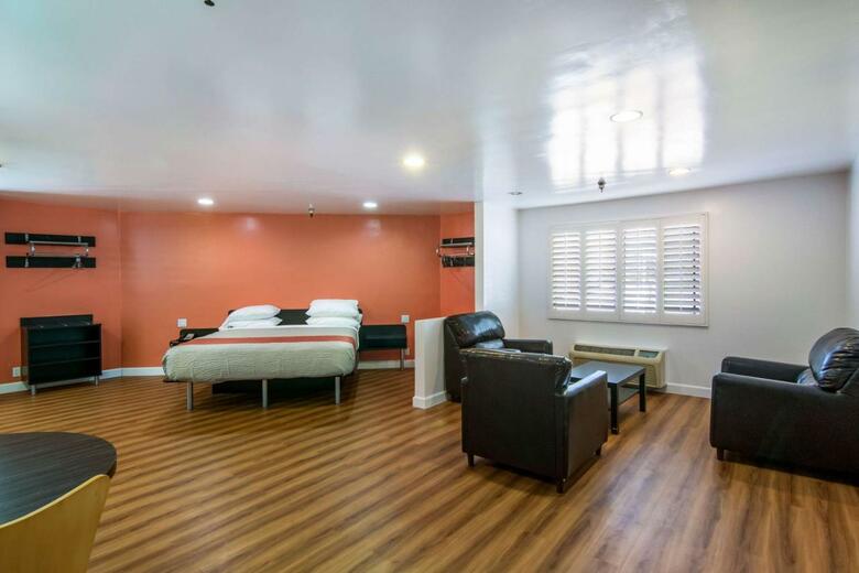 Hotel Floral Inn