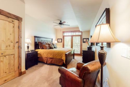 Emerald Lodge 5202