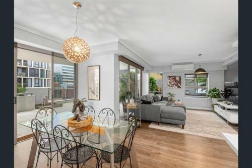 St Johns Apartment 3 Bed 2.5 Bath 2 Carpark Brisbane Cbd