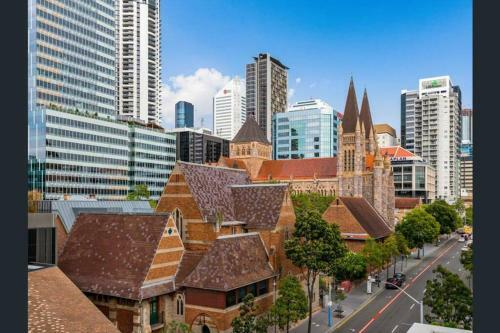 St Johns Apartment 3 Bed 2.5 Bath 2 Carpark Brisbane Cbd