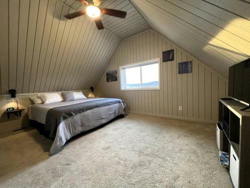 Aurora Ridge Cabin