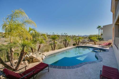 Fabulous 4-bdrm Wbreathtaking Views & Pool