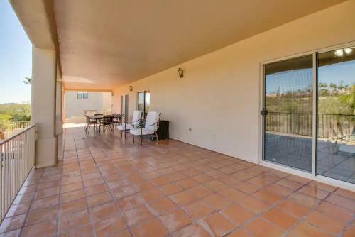 Fabulous 4-bdrm Wbreathtaking Views & Pool