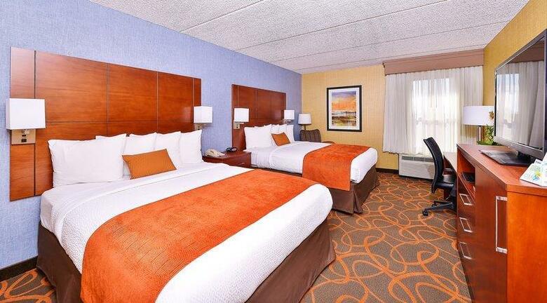Best Western Plus Fresno Airport Hotel