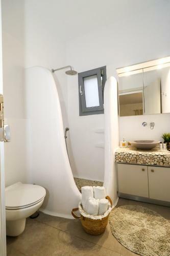 Cycladic Home On The Hill With Beautiful Views!!