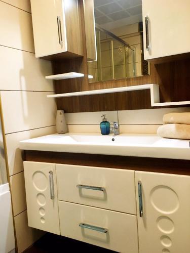 Antalya Luxury Apartment In Lara