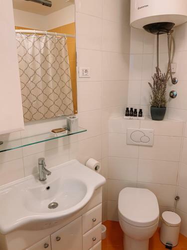 Old Town Apartment With Free Parking