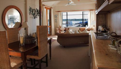 Bed & Breakfast Boathouse & Birks River Retreats