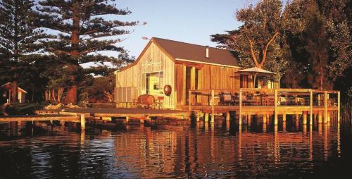 Bed & Breakfast Boathouse & Birks River Retreats