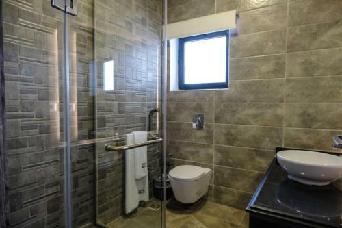 The Waterway 3 Bedroom Serviced Apartment