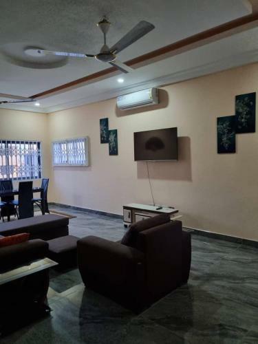 Stevens Royal Sakumono Apartment