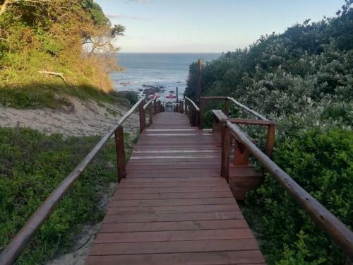 Charlotte's Web - Beach Cottage - Queensberry Bay