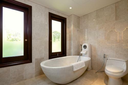 Deluxe Villas In Da Nang Resort
