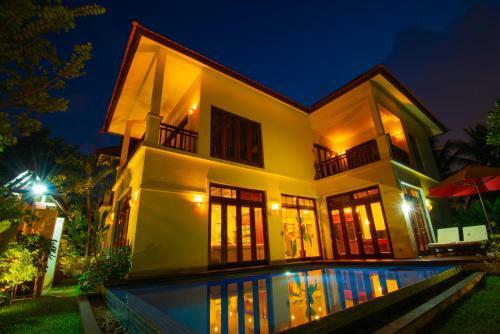 Deluxe Villas In Da Nang Resort