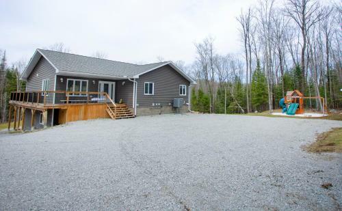 Luxury Mountain Lodge, 3-bed 3-bath, A Min To Lake