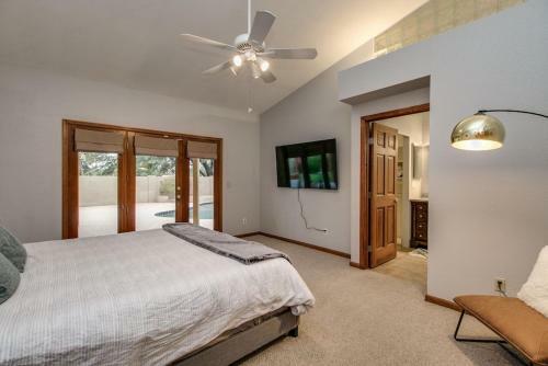 North Scottsdale 4 Bdrm Vacation Sanctuary With Pebble Tech Pool