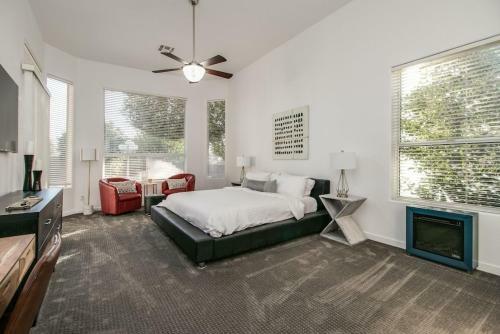 Amazing 4 Bedroom Retreat With Heated Pool