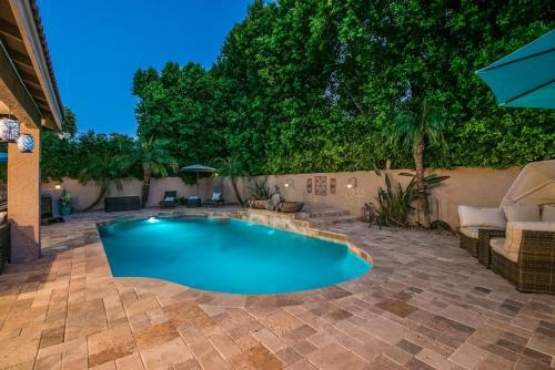Luxe Scottsdale Home Wpool, Spa, & Tesla Charger