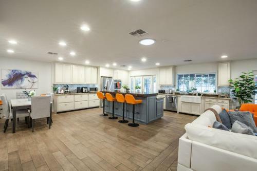 Stylish Resort-style Must See Home With Pool