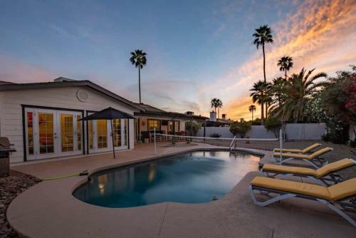Stylish Resort-style Must See Home With Pool