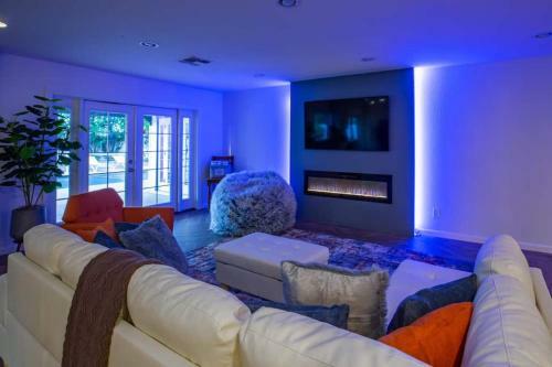 Stylish Resort-style Must See Home With Pool