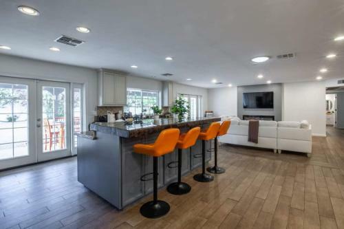 Stylish Resort-style Must See Home With Pool