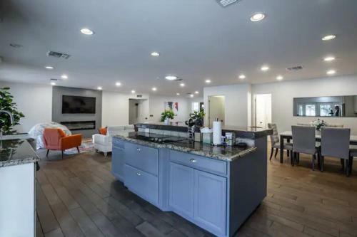 Stylish Resort-style Must See Home With Pool