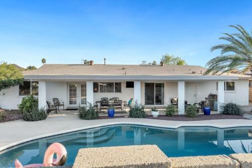 Relaxing Getaway Home Wserene Yard And Pool