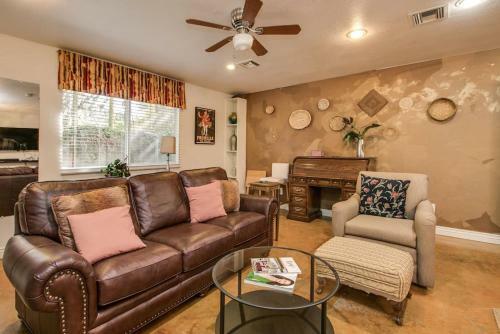Charming 1-bdrm Guesthouse In Historic District